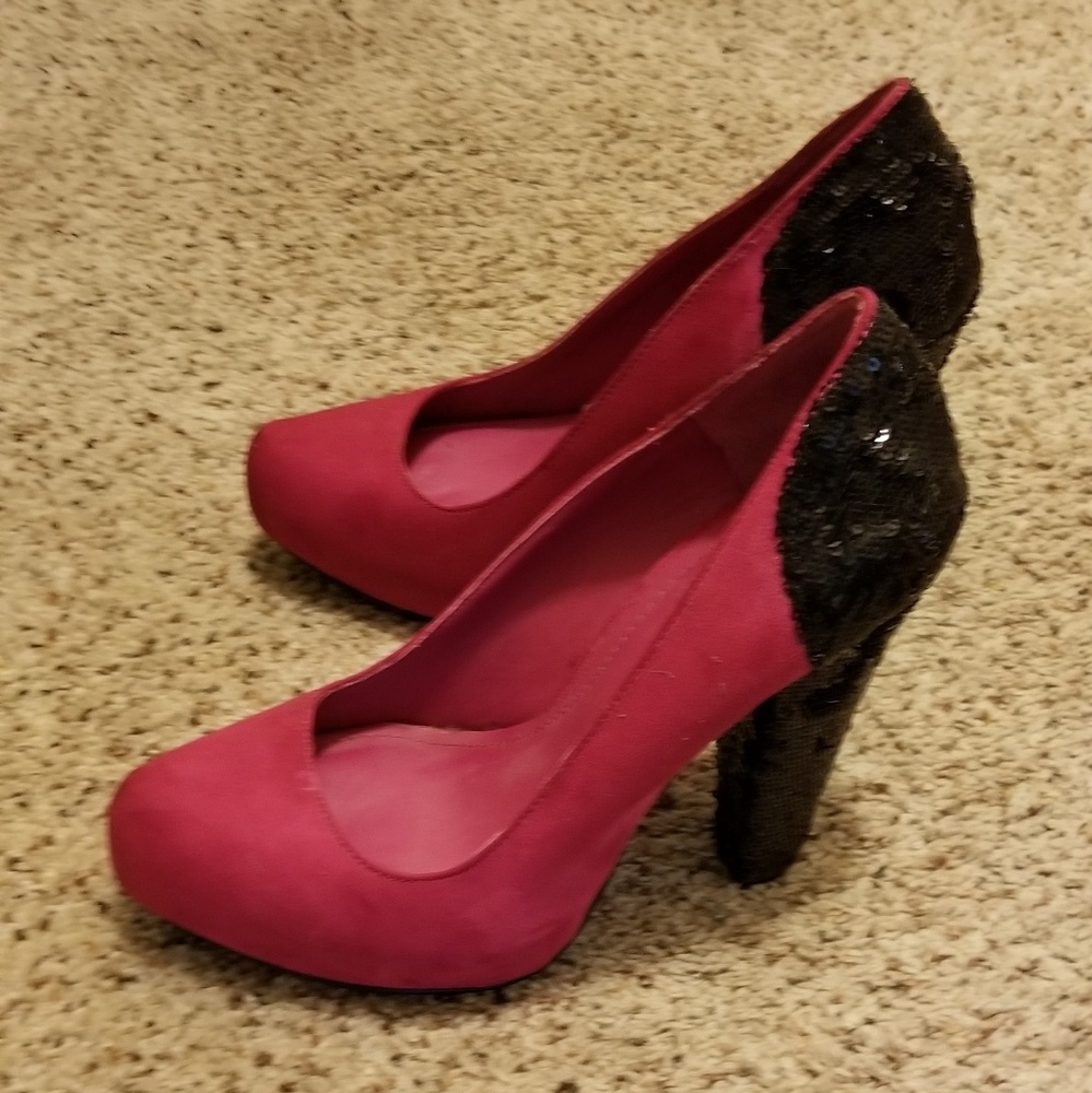 Heels - Picture 3 of 4